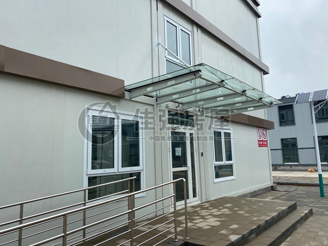 建设者之家二号营地打包箱式房现场