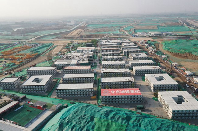 建设者之家二号营地打包箱式房现场